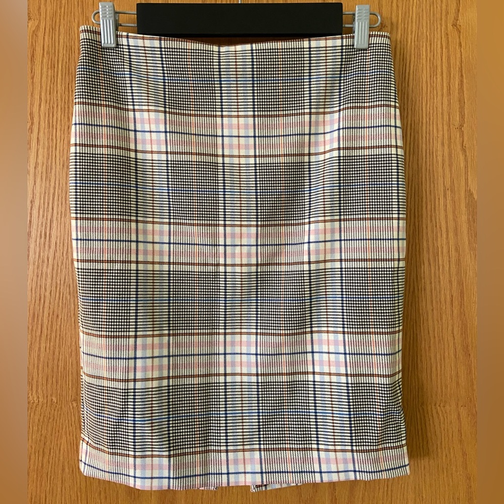 Women’s plaid pencil skirt with slit in the back